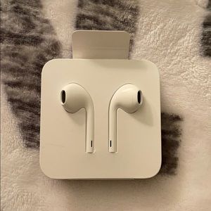 Apple ear phones (lightening cable)